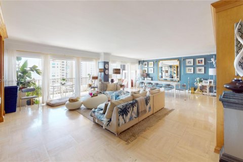 Condo in Miami, Florida, 2 bedrooms  № 1623135 - photo 5