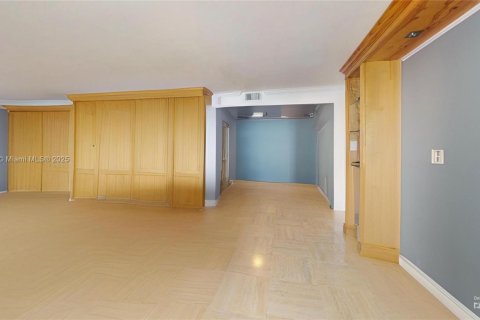 Condo in Miami, Florida, 2 bedrooms  № 1623135 - photo 23