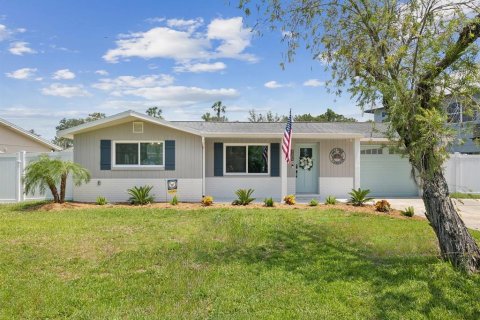 House in New Port Richey, Florida 3 bedrooms, 136.94 sq.m. № 1679192 - photo 27