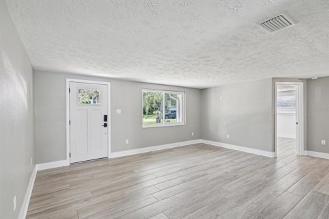 House in New Port Richey, Florida 3 bedrooms, 136.94 sq.m. № 1679192 - photo 14