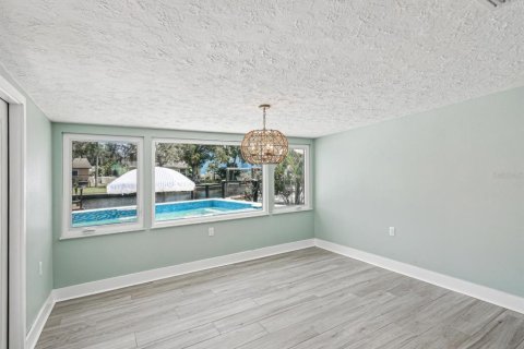 House in New Port Richey, Florida 3 bedrooms, 136.94 sq.m. № 1679192 - photo 12