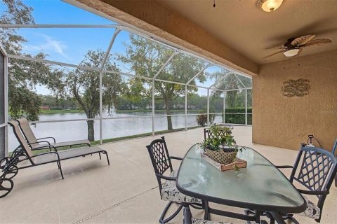 House in Tampa, Florida 3 bedrooms, 170.85 sq.m. № 2410330 - photo 4