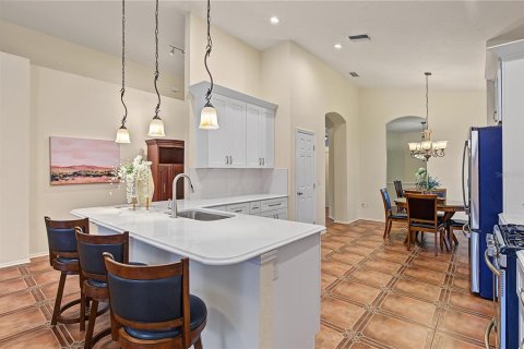 House in Tampa, Florida 3 bedrooms, 170.85 sq.m. № 2410330 - photo 9