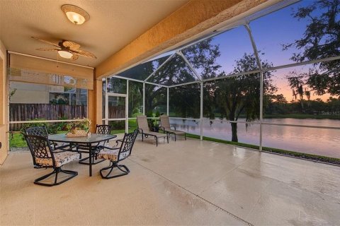 House in Tampa, Florida 3 bedrooms, 170.85 sq.m. № 2410330 - photo 3