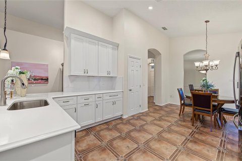 House in Tampa, Florida 3 bedrooms, 170.85 sq.m. № 2410330 - photo 12