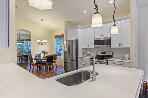 House in Tampa, Florida 3 bedrooms, 170.85 sq.m. № 2410330 - photo 8