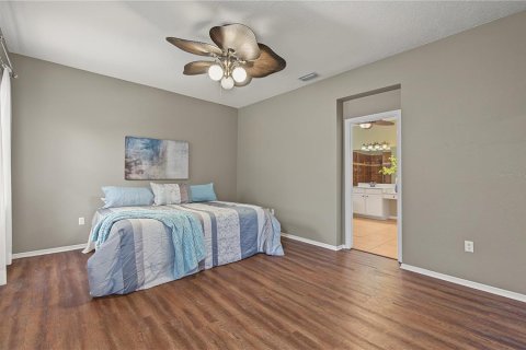 House in Tampa, Florida 3 bedrooms, 170.85 sq.m. № 2410330 - photo 26