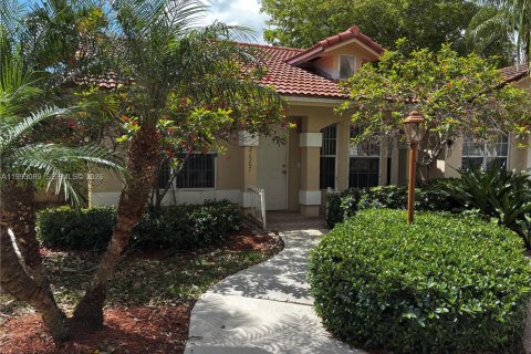 Touwnhouse à vendre à Cutler Bay, Floride: 2 chambres, 78.04 m2 № 2057087 - photo 2