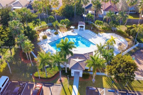 Touwnhouse à vendre à Cutler Bay, Floride: 2 chambres, 78.04 m2 № 2057087 - photo 12