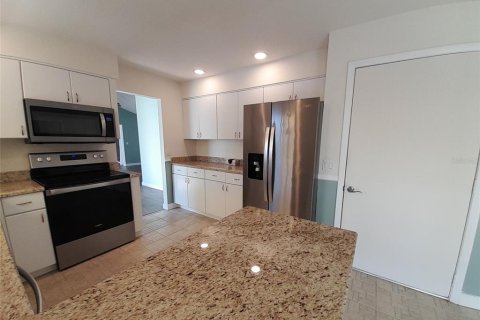 Touwnhouse à vendre à Bradenton, Floride: 2 chambres, 175.49 m2 № 2406505 - photo 4
