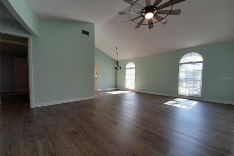 Touwnhouse à vendre à Bradenton, Floride: 2 chambres, 175.49 m2 № 2406505 - photo 10