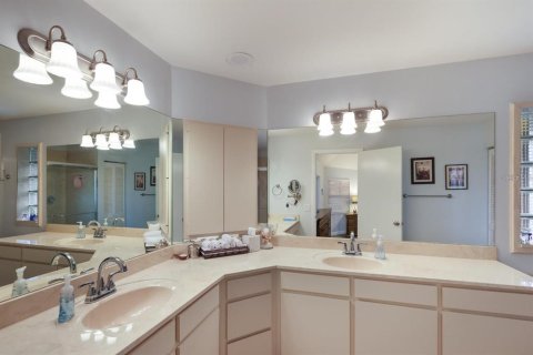Touwnhouse à vendre à Bradenton, Floride: 2 chambres, 175.49 m2 № 2406505 - photo 17