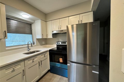 Apartamento en alquiler en Fort Lauderdale, Florida, 2 dormitorios, 85.93 m2 № 2037867 - foto 2