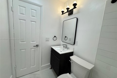 Apartamento en alquiler en Fort Lauderdale, Florida, 2 dormitorios, 85.93 m2 № 2037867 - foto 4