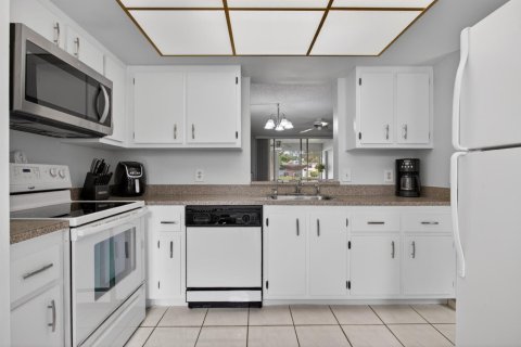 Condo in Margate, Florida, 2 bedrooms  № 2185705 - photo 18