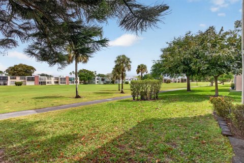 Condo in Margate, Florida, 2 bedrooms  № 2185705 - photo 6