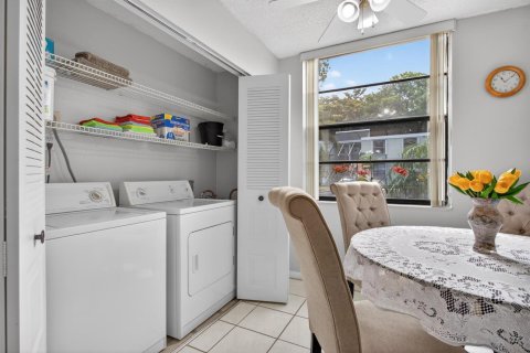 Condo in Margate, Florida, 2 bedrooms  № 2185705 - photo 17