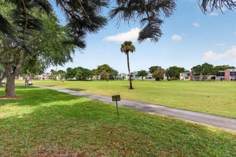 Condo in Margate, Florida, 2 bedrooms  № 2185705 - photo 8