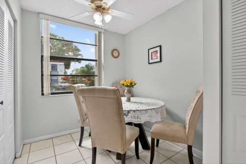 Condo in Margate, Florida, 2 bedrooms  № 2185705 - photo 16