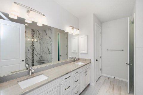 House in Venice, Florida 2 bedrooms, 139.45 sq.m. № 2393515 - photo 19