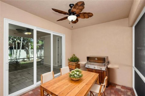 House in Venice, Florida 2 bedrooms, 139.45 sq.m. № 2393515 - photo 27