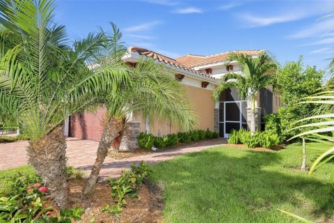 House in Venice, Florida 2 bedrooms, 139.45 sq.m. № 2393515 - photo 3