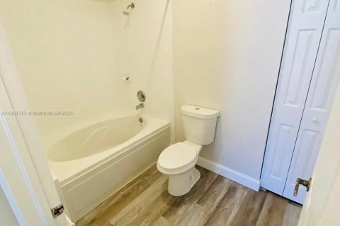 Touwnhouse à louer à Miramar, Floride: 3 chambres, 148.74 m2 № 1956795 - photo 7