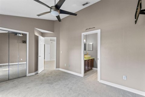 House in Orlando, Florida 3 bedrooms, 121.14 sq.m. № 2239603 - photo 13