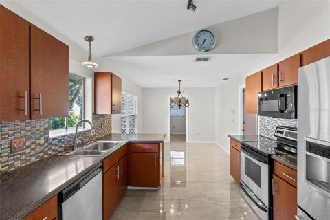 House in Orlando, Florida 3 bedrooms, 121.14 sq.m. № 2239603 - photo 7