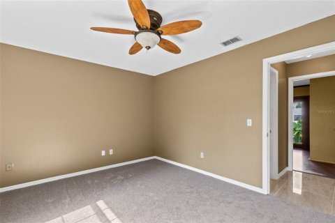 House in Orlando, Florida 3 bedrooms, 121.14 sq.m. № 2239603 - photo 17