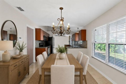House in Orlando, Florida 3 bedrooms, 121.14 sq.m. № 2239603 - photo 10