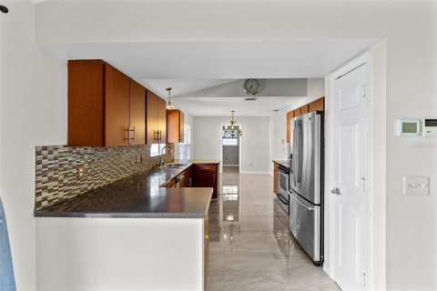 House in Orlando, Florida 3 bedrooms, 121.14 sq.m. № 2239603 - photo 6