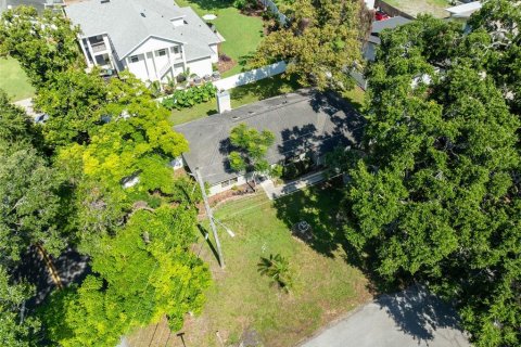 House in Orlando, Florida 3 bedrooms, 121.14 sq.m. № 2239603 - photo 30
