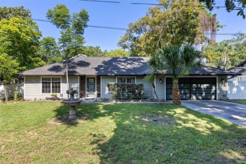 House in Orlando, Florida 3 bedrooms, 121.14 sq.m. № 2239603 - photo 2