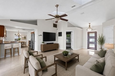 House in Orlando, Florida 3 bedrooms, 121.14 sq.m. № 2239603 - photo 5