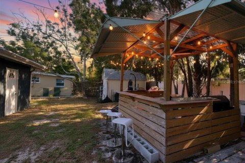 House in Saint Petersburg, Florida 4 bedrooms, 145.95 sq.m. № 2215761 - photo 27