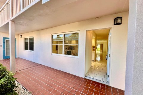 Condo in Coconut Creek, Florida, 2 bedrooms  № 1185552 - photo 1