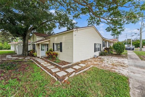 Duplex in Clearwater, Florida 4 bedrooms, 182.27 sq.m. № 2386296 - photo 4