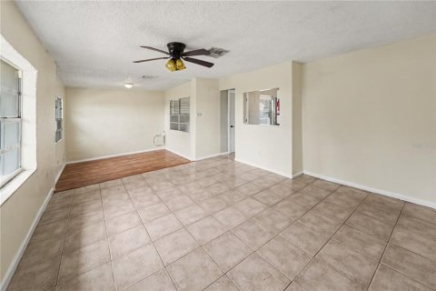 Duplex in Clearwater, Florida 4 bedrooms, 182.27 sq.m. № 2386296 - photo 6