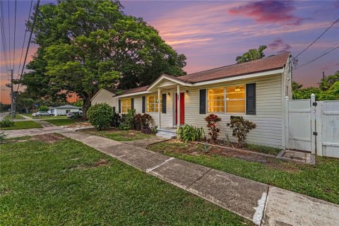 Duplex in Clearwater, Florida 4 bedrooms, 182.27 sq.m. № 2386296