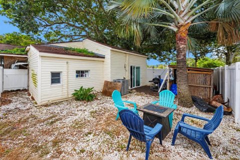 Duplex in Clearwater, Florida 4 bedrooms, 182.27 sq.m. № 2386296 - photo 30