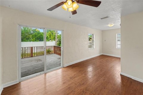 Duplex in Clearwater, Florida 4 bedrooms, 182.27 sq.m. № 2386296 - photo 9