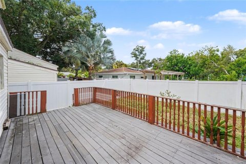 Duplex in Clearwater, Florida 4 bedrooms, 182.27 sq.m. № 2386296 - photo 18