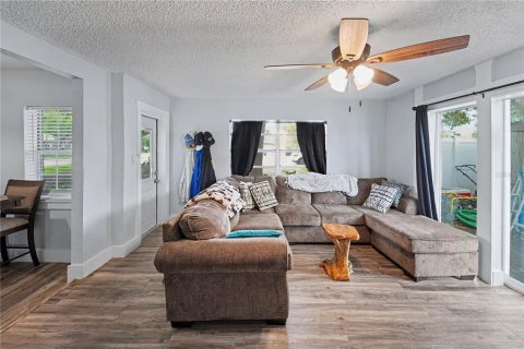 Duplex in Clearwater, Florida 4 bedrooms, 182.27 sq.m. № 2386296 - photo 21