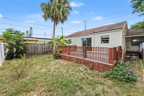 Duplex in Clearwater, Florida 4 bedrooms, 182.27 sq.m. № 2386296 - photo 19