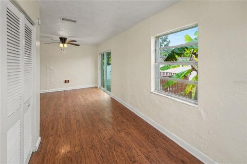 Duplex in Clearwater, Florida 4 bedrooms, 182.27 sq.m. № 2386296 - photo 10