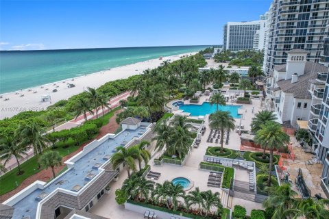 Copropriété à louer à Miami Beach, Floride: 2 chambres, 128.21 m2 № 2041791 - photo 15