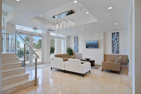 Copropriété à louer à Miami Beach, Floride: 2 chambres, 128.21 m2 № 2041791 - photo 7