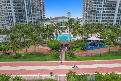 Copropriété à louer à Miami Beach, Floride: 2 chambres, 128.21 m2 № 2041791 - photo 4