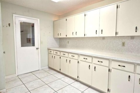House in Ocala, Florida 2 bedrooms, 143.16 sq.m. № 1659782 - photo 13